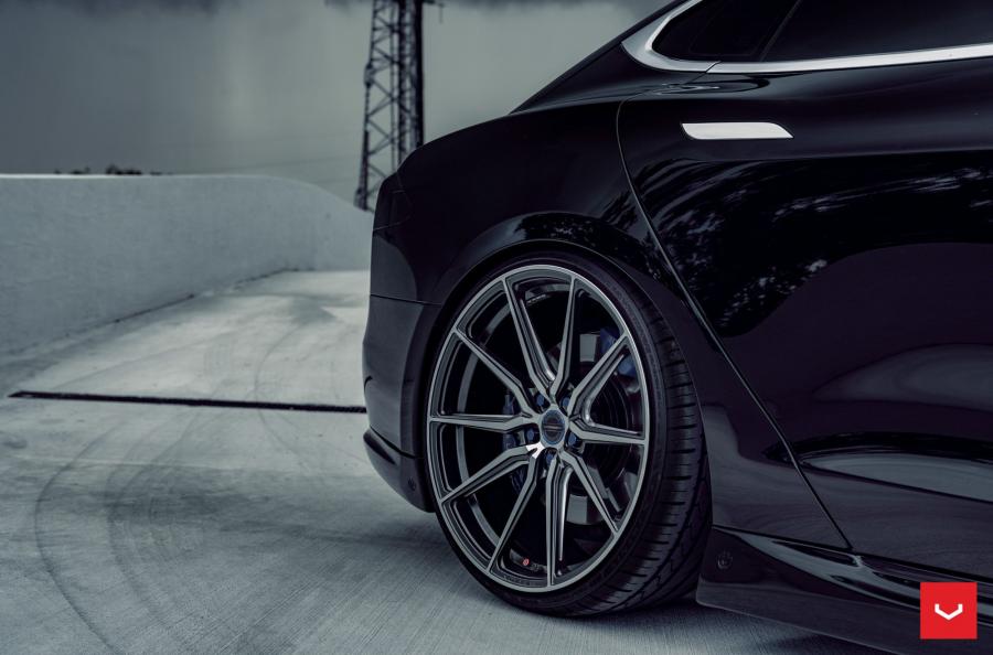 Детали экстерьера Tesla Model S on Vossen Wheels (HF-3) 2019 года  (фото 4 из 10)